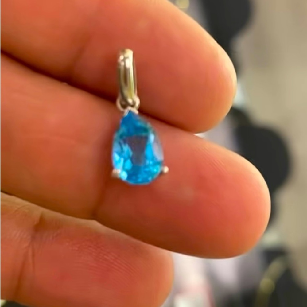 Like new! 18k White Gold & Swiss Blue Topaz Pendant